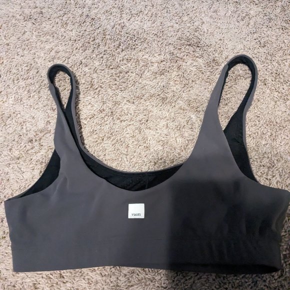 Vuori women's sports bra medium - Picture 2 of 3